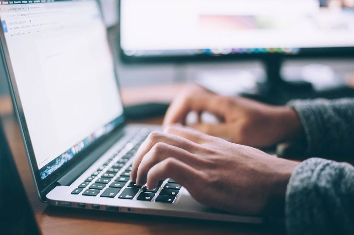 15 Best AI Writing Tools in 2026 (Free & Paid)